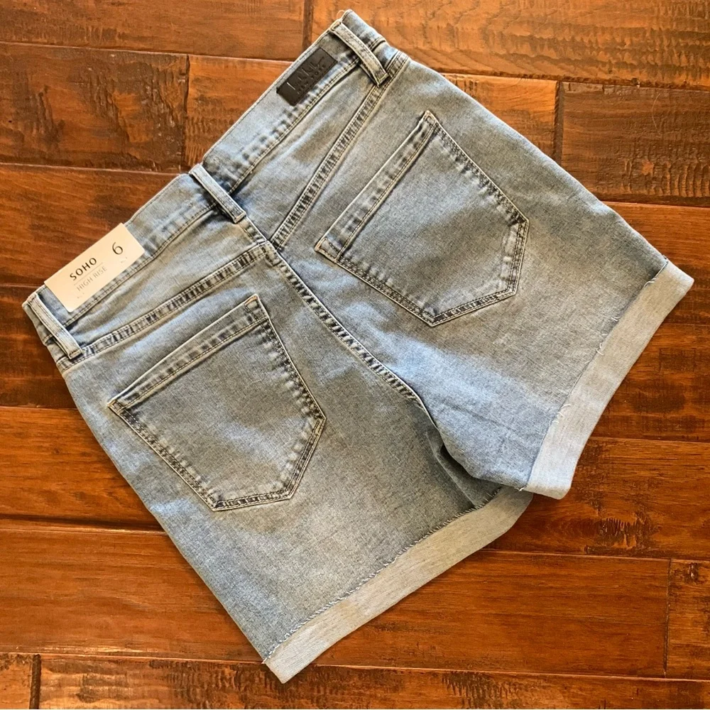Nicole Miller SOHO Light Blue Denim Cuffed Shorts - 6 - Picture 3 of 7